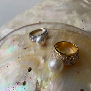 真珠のリング二つ